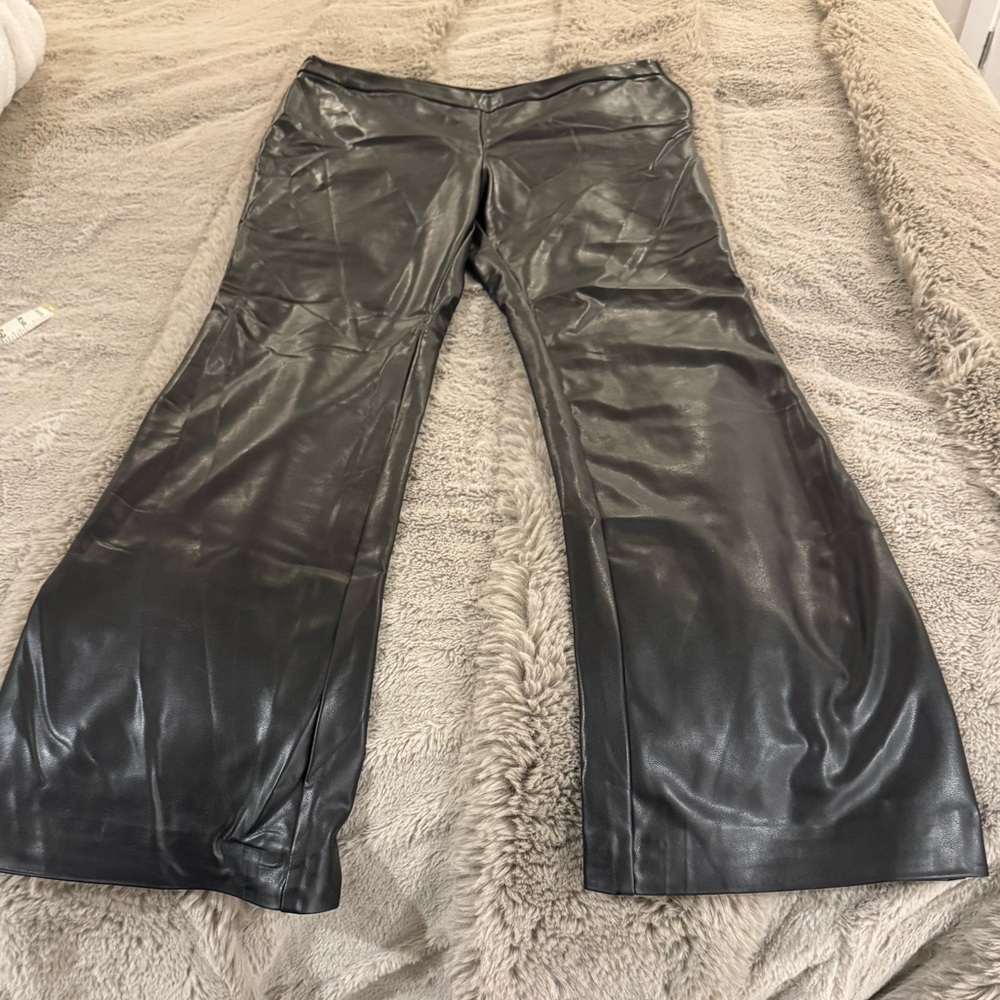 RW&CO. Black Faux Leather Trousers L